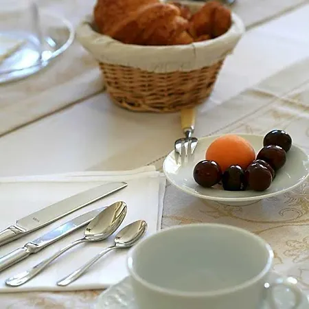 Le Manoir De La Fieffe Bed & Breakfast 4*