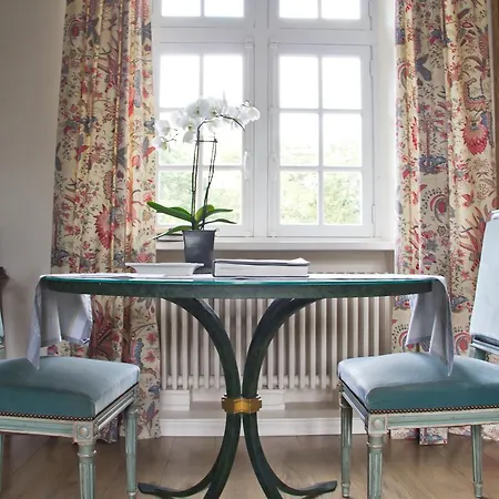 Le Manoir De La Fieffe Bed & Breakfast 3*
