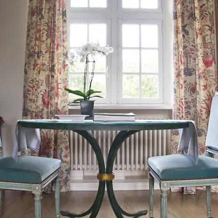 فندق مبيت وإفطار Le Manoir De La Fieffe 4*